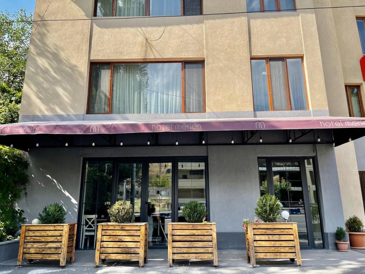 Hotel Merien Yerevan Bagian luar foto